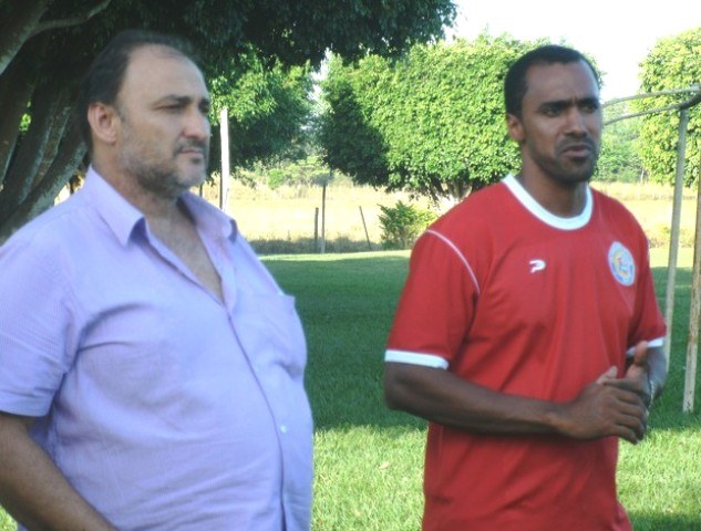 VEC fica sem treinador outra vez; presidente do clube busca terceiro nome