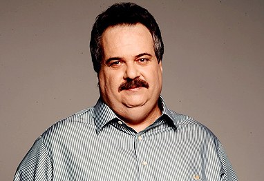 Apresentador Gilberto Barros denuncia falsos produtores à polícia