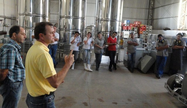 Luizinho conversa com trabalhadores e destaca posição estratégica de Vilhena