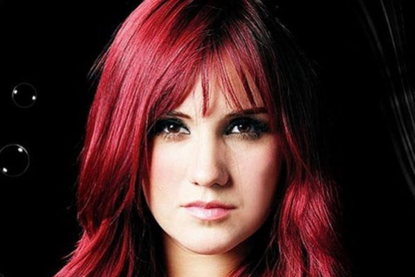Dulce María chega ao Brasil para interpretar ela mesma em “Rebelde”