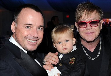 Elton John e David Furnish esperam segundo filho