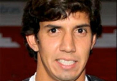Namorado de Nicole Bahls, o jogador Victor Ramos, diz que todo mundo trai
