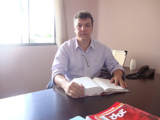 Ex-deputado aponta falhas em pesquisa liderada pelo prefeito Zé Rover