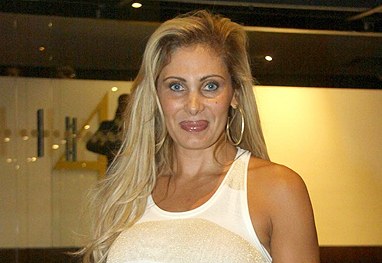 Ângela Bismarchi diz que não foi ao cemitério e à casa da irmã morta