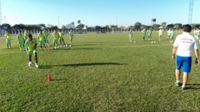 Virose ataca jogadores do VEC antes de jogo contra o Náutico em Roraima