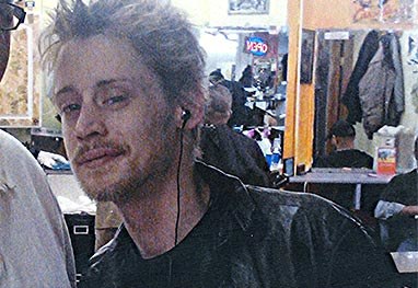 Amigos acham que Macaulay Culkin está à beira da morte por conta da heroína