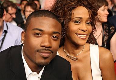 Ex-namorado sofre ao voltar ao hotel onde Whitney Houston morreu