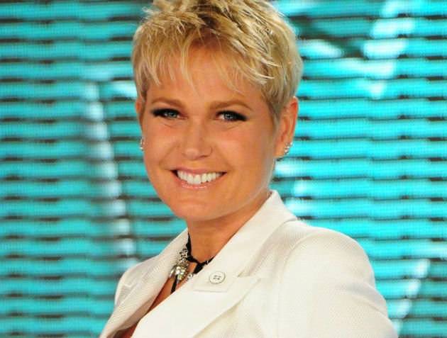 Radicalizando o visual, Xuxa irá pintar o cabelo de preto