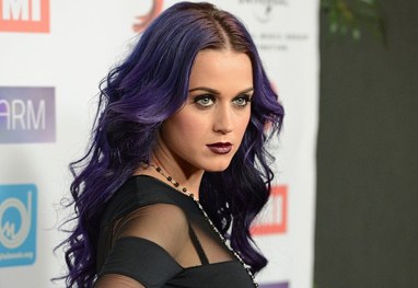 Katy Perry diz que não é um exemplo a ser seguido 