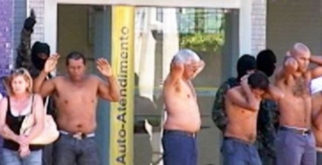 Polícia mata os cinco homens que assaltaram banco na cidade de Campos de Júlio