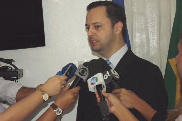 Olivar confirma saída da Secretaria de Estado da Educação “pela porta da frente”