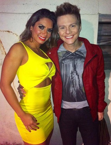 Foto de Michel Teló com vice-miss Bumbum causa ciumeira em namorada
