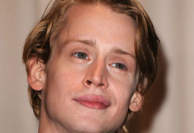 Macaulay Culkin está abalado por perder Mila Kunis para Ashton Kutcher