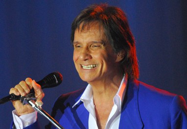Rei Roberto Carlos grava funk para a novela "Salve Jorge"