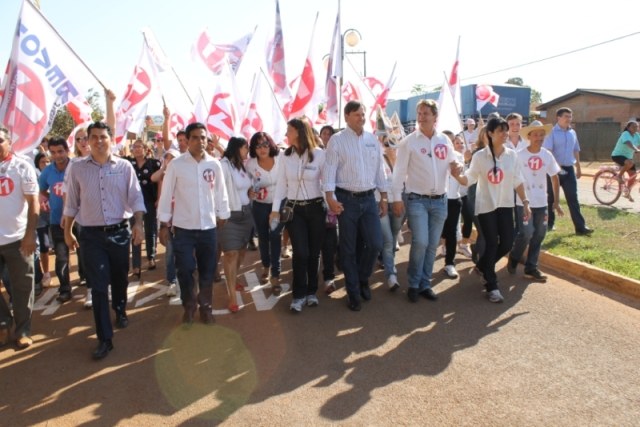 Acompanhado de deputado e senador, Rover faz caminhada em Vilhena