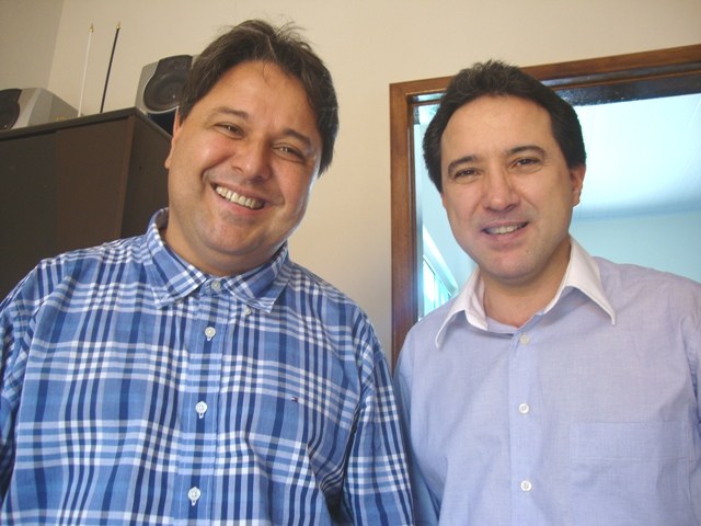 Irmãos Donadon abraçam Stefanes e pedem votos no horário eleitoral