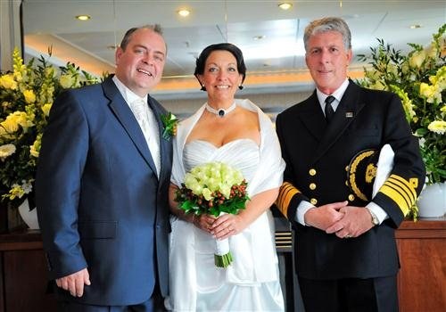 Após 27 anos de noivado, casal inglês resolve se casar 