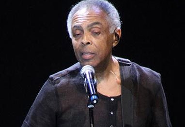 Gilberto Gil perde a voz em show e promete reembolsar dinheiro do público 
