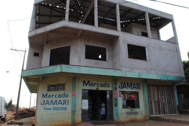 Homem ataca mercadinho e assalto a mão armada vira comédia em Vilhena