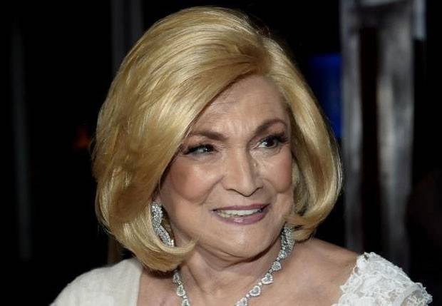 Hebe Camargo decide construir capela em sua casa