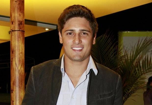 Daniel Rocha: “Aos 18 anos, tive que escolher entre o esporte e o teatro”