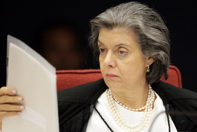 Presidente do TSE admite que “Fichas Sujas” não serão julgados antes da eleição