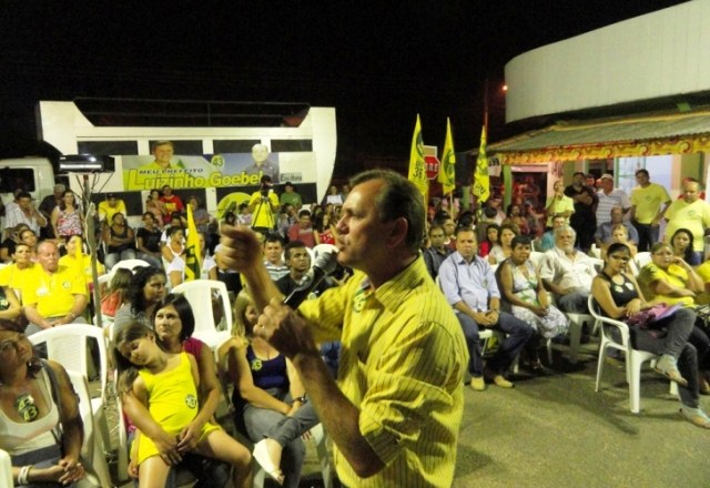 Goebel realiza grande reunião no São José e promete obras de infraestrutura