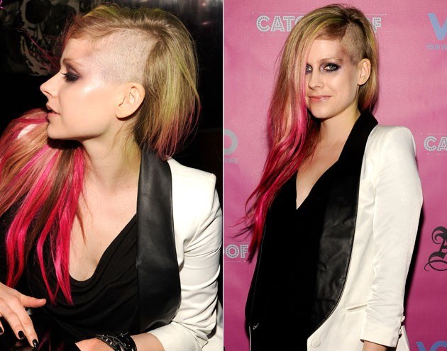 De cabeça raspada, Avril Lavigne aparece na semana de moda em NY