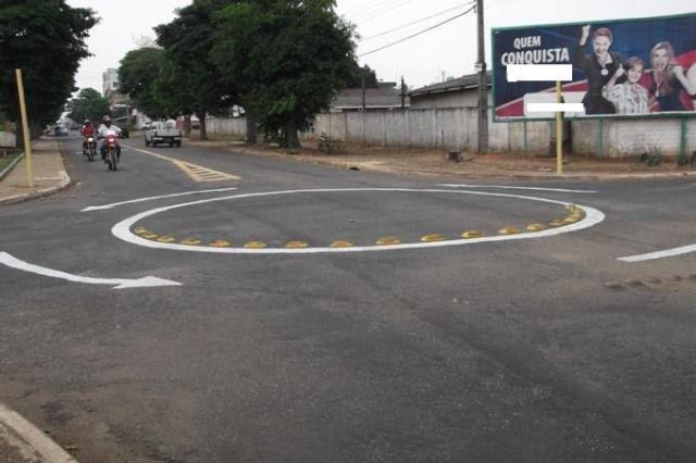 Obra de sinalização cai na boca do povo e secretário de Trânsito é criticado