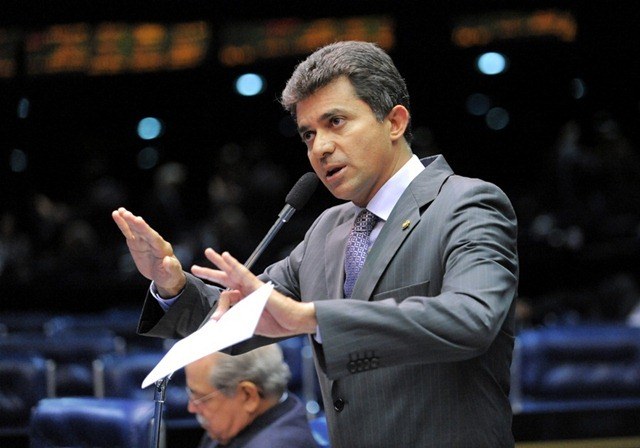 STF DECIDE NESTA QUARTA SE EXPEDITO FICA OU PERDE MANDATO NO SENADO