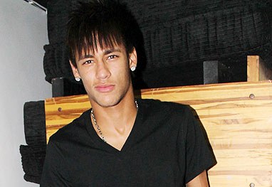 Neymar confere festa da Dança dos Famosos