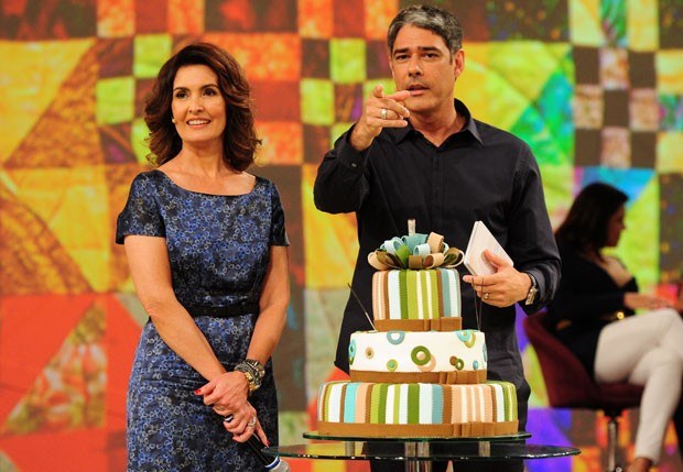 Fátima Bernardes celebra 50 anos no palco: "Adorei"