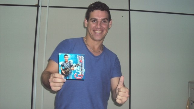 Vilhenense que participou do programa “Ídolos” vem à cidade divulgar primeiro CD