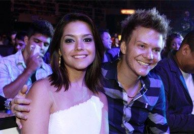 Michel Teló diz que prepara nova música para a namoradaThais Fersoza 
