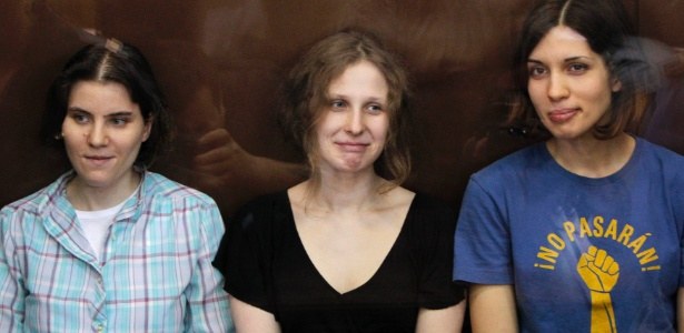 Banda russa Pussy Riot vai receber prêmio LennonOno da paz em Nova York