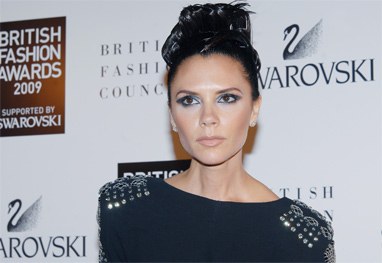 Victoria Beckham assegura que longe do glamour é uma mãe normal