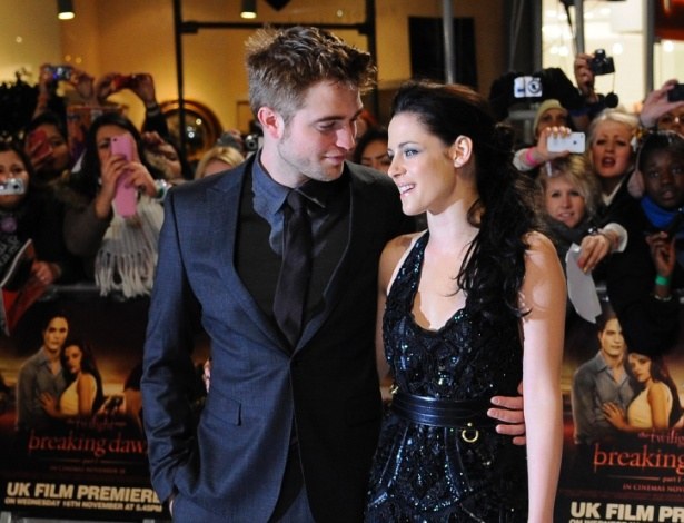 Kristen Stewart e Robert Pattinson estão juntos contra a vontade de amigos dele