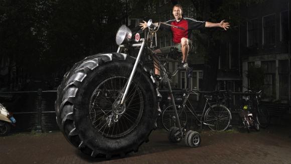 SUPER BIKE