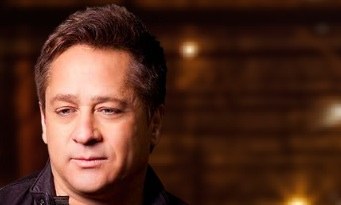 Leonardo comenta problema judicial com Paula Fernandes